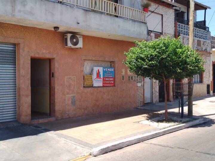 Edificio en venta en Gascón, 237, La Tablada