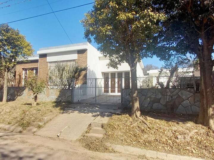 Casa en venta en Avenida Edén, 197, La Falda