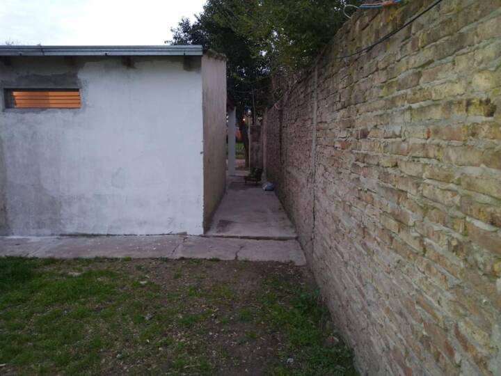 Casa en venta en Las Azucenas, 488, Mariano Acosta