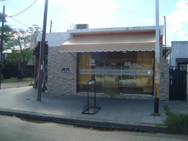 Comercial / Tienda en alquiler en José Hernández, 521, Luis Guillón
