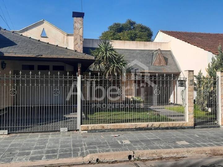 Casa en venta en Dorrego, 635, Merlo