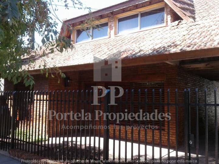 Casa en venta en Presidente Sarmiento, Buenos Aires
