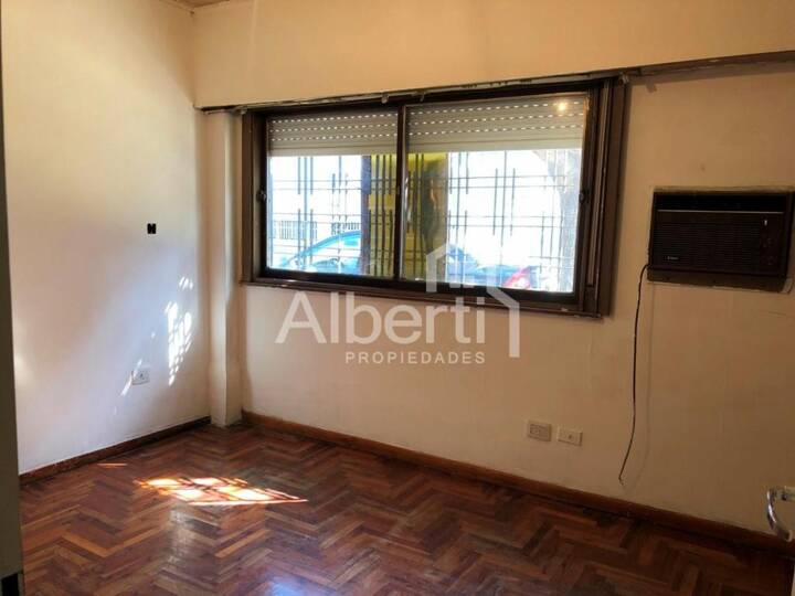 Edificio en venta en Bayle, 1002, Villa Sarmiento