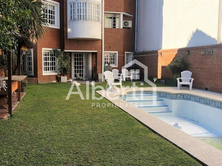 Casa en venta en Zapiola, 449, Villa Luzuriaga