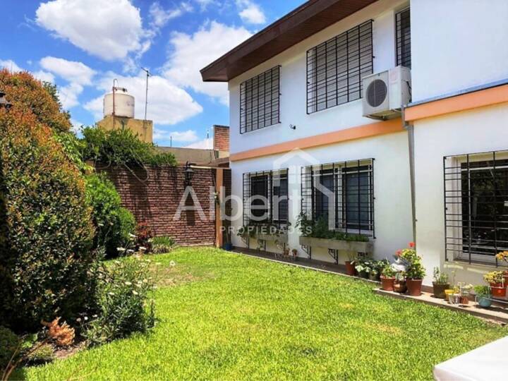 Casa en venta en Esmeralda, 750, Haedo