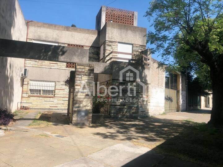 Casa en venta en Lambaré, 1224, Villa Sarmiento