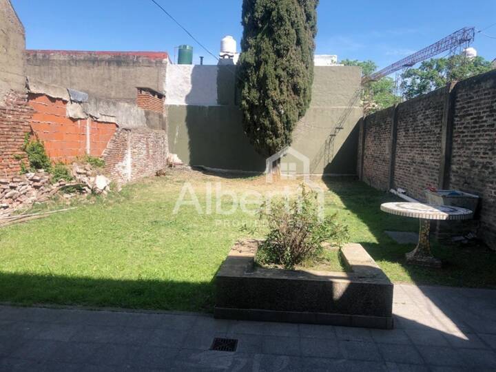 Casa en venta en Lambaré, 1224, Villa Sarmiento