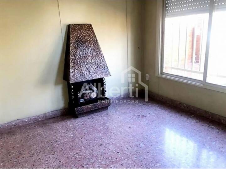 Casa en venta en Rivera Indarte, 129, Villa Luzuriaga