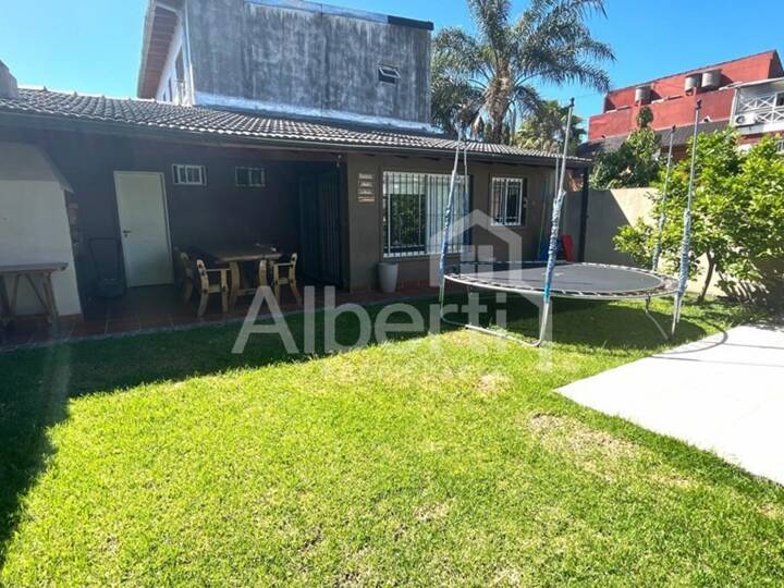 Casa en venta en Uruguay, 867, Haedo